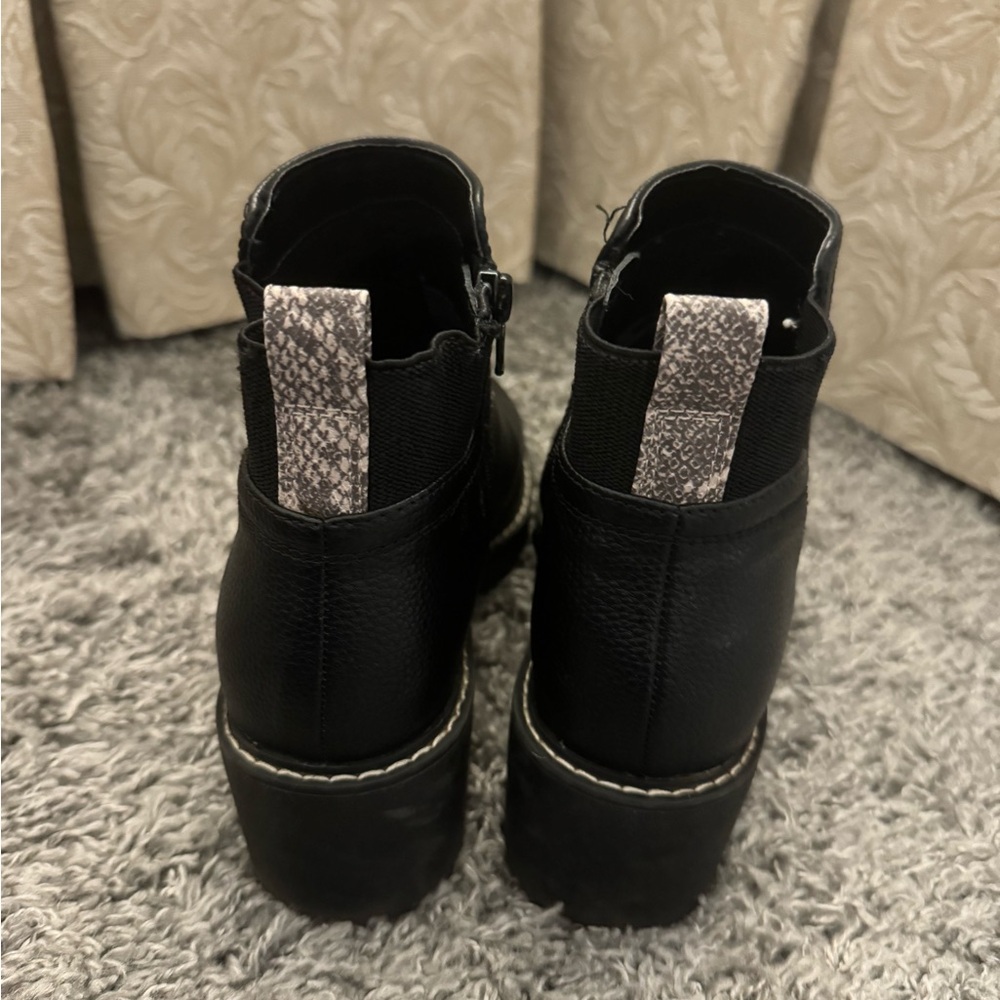 Black Universal Thread Ankle Boot Side Zipper Siz… - image 5